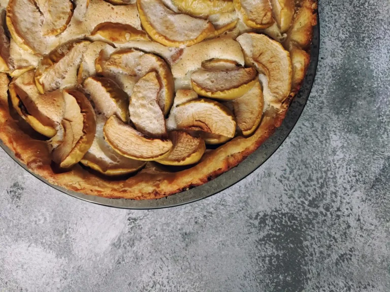 Tarta fina de manzana caramelizada